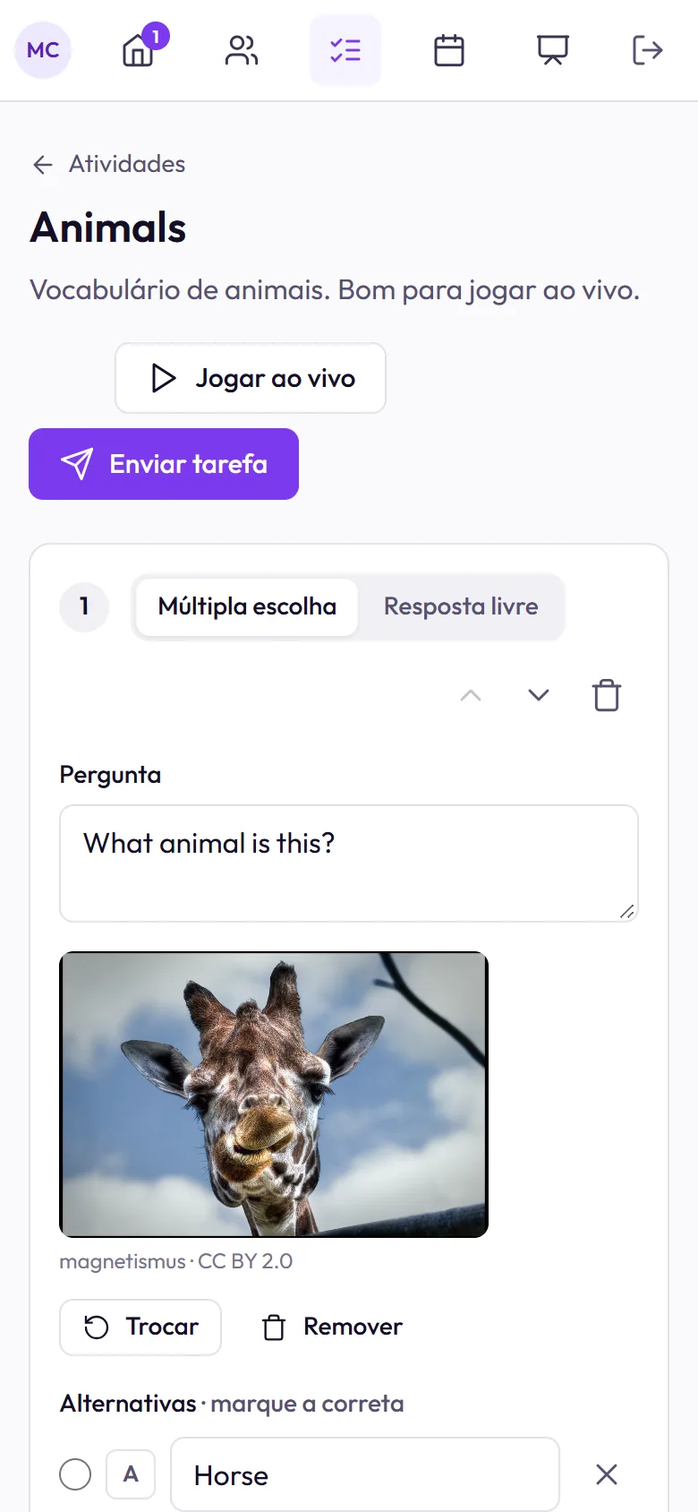 Editor de atividade com pergunta, imagem e alternativas: escola virtual no celular